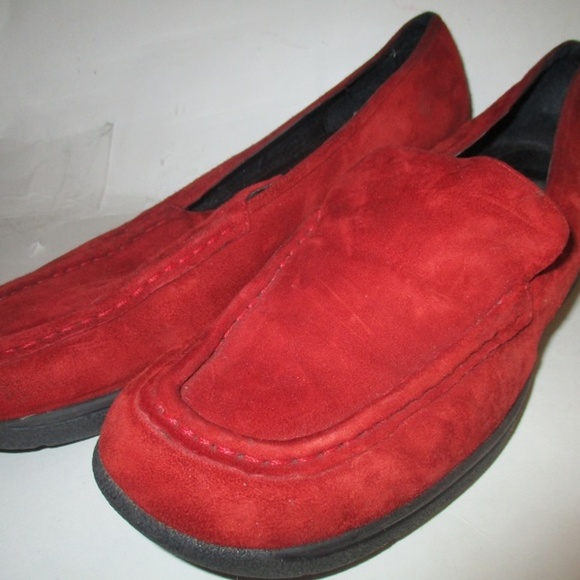 Vintage VANELI Red Suede Loafer Flats - Picture 2 of 4